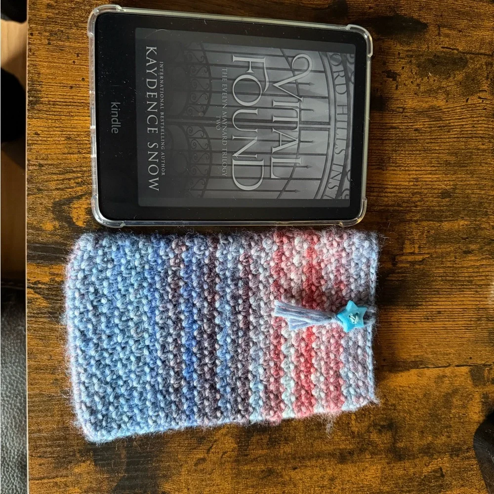 Handcrafted Blue and red Gradient crochet kindle Sleeve with Star button closure